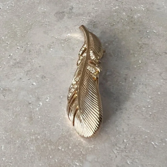 CHRISTIAN DIOR Brooch Pin Jewelry Gold Rhinestones Feather